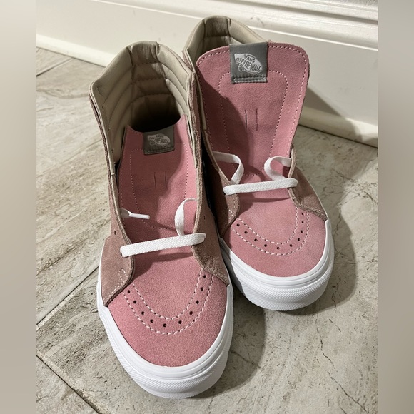 Vans - Picture 2 of 5